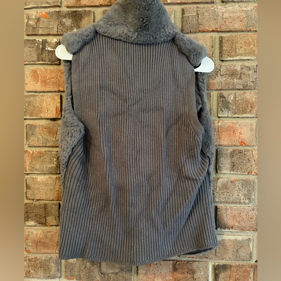 White House Black Market Gray Faux Fur Vest - Picture 3 of 5
